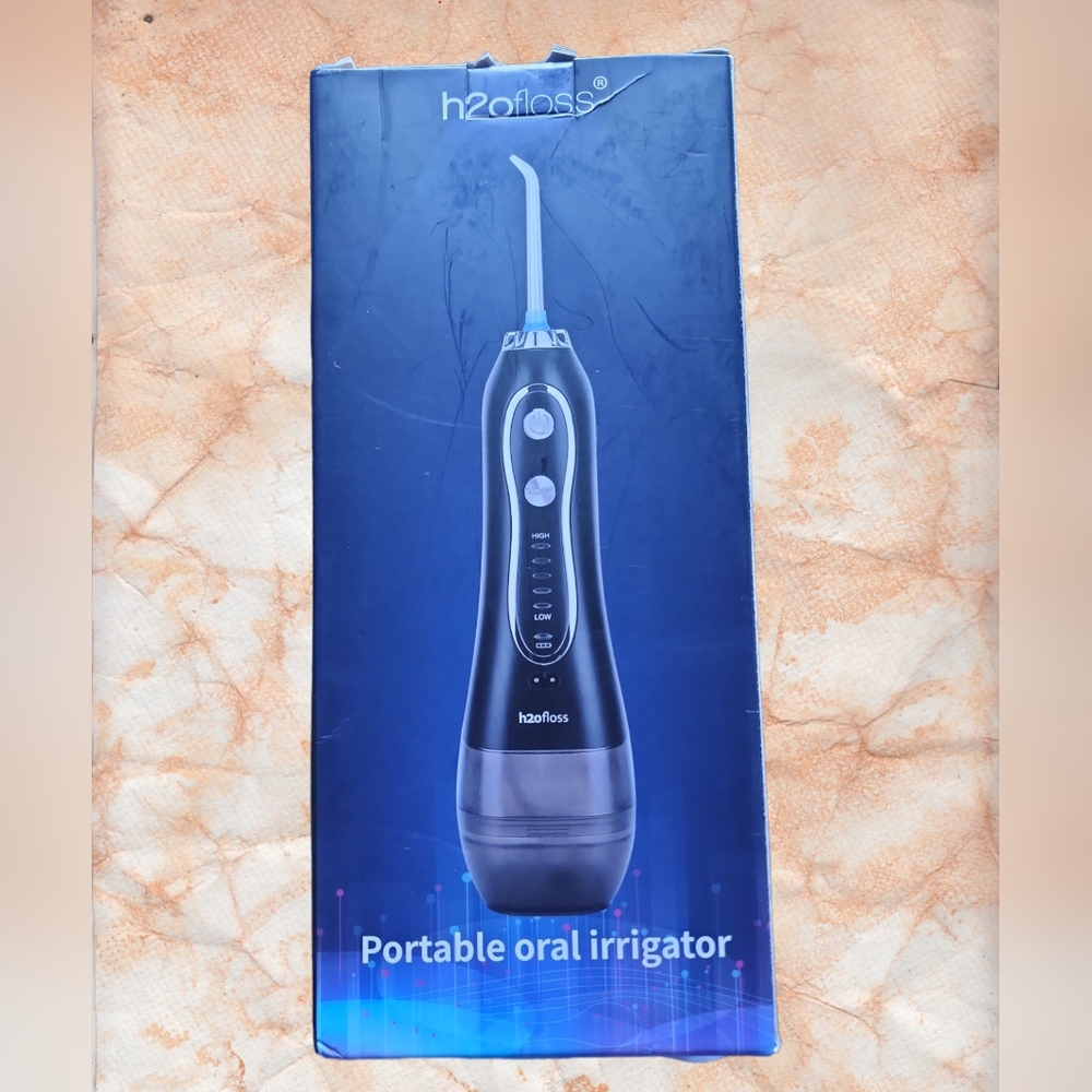 H2O floss Oral Irrigator